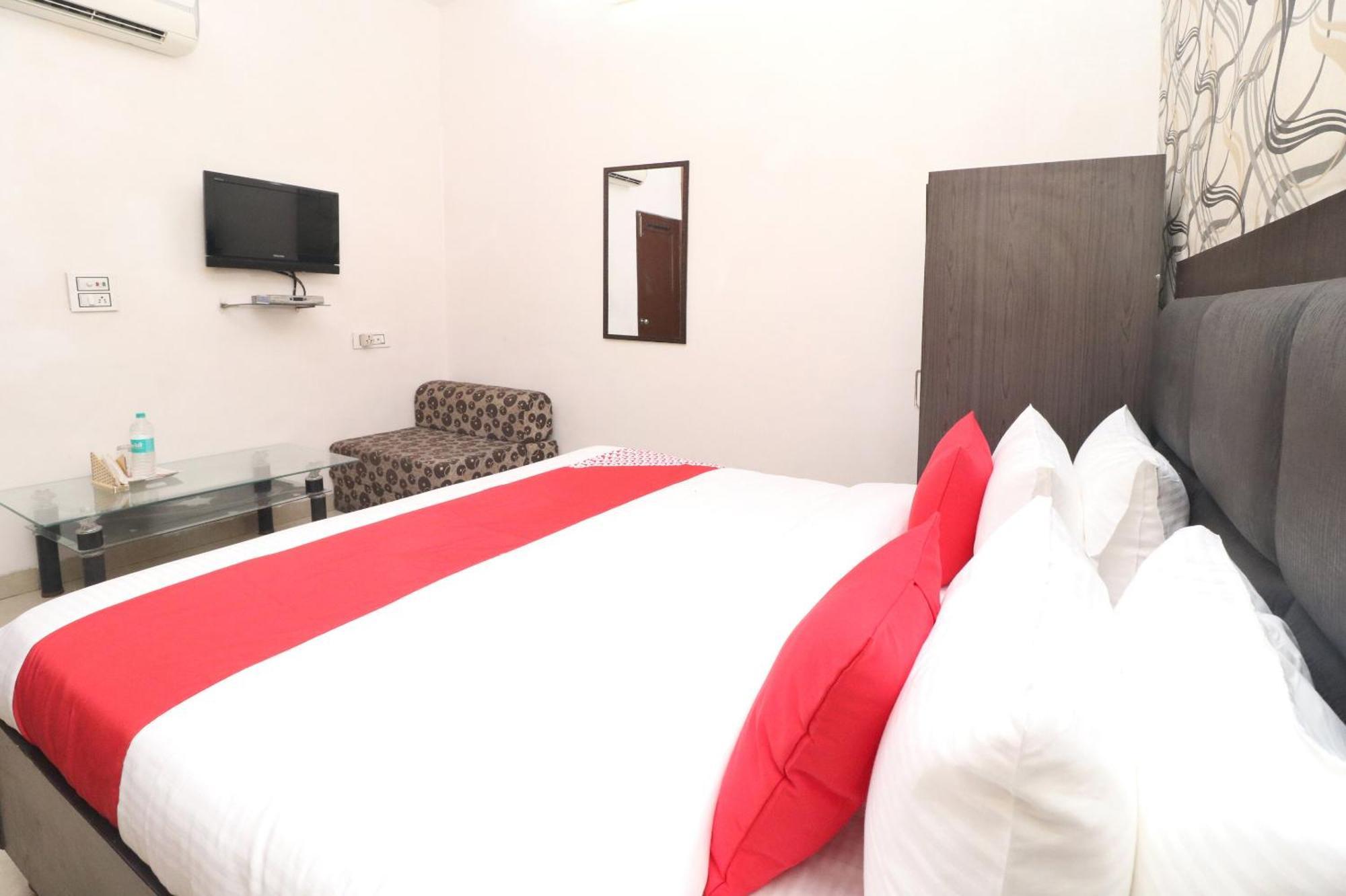 Oyo Hotel Kailash Regency Ludhiana Exteriör bild