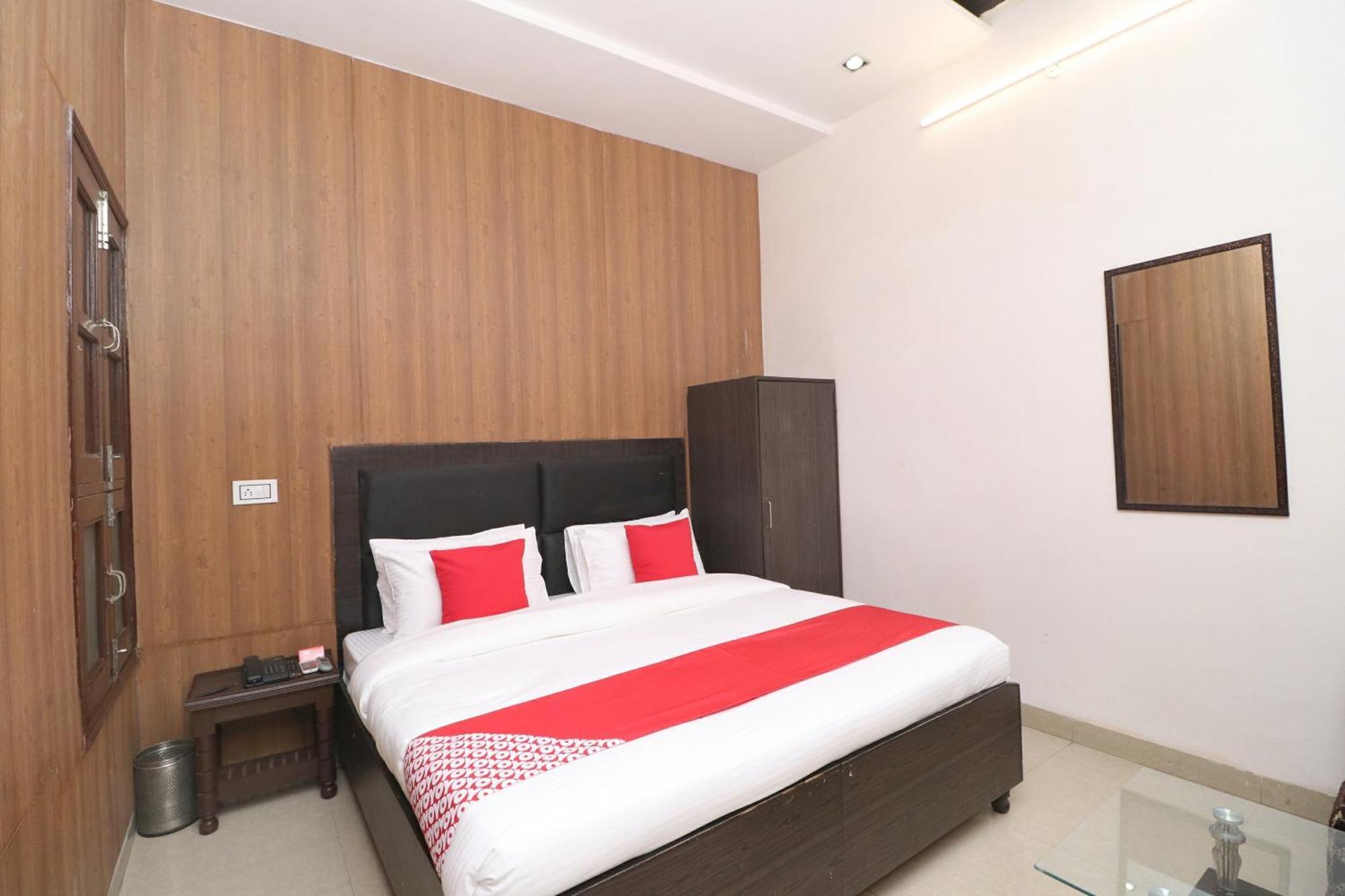 Oyo Hotel Kailash Regency Ludhiana Exteriör bild